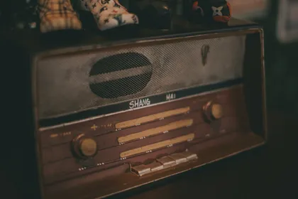 DIY bluetooth speaker with a vintage radio